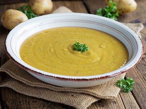 מרק ירקות עם הודו