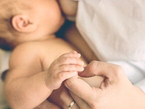 הנקה למתחילות חלק 3: התמקמי בנוחות