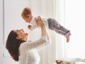 איך לעזור אחרי לידה