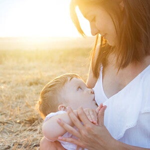 האמת בנוגע להנקה – בין מיתוסים לעובדות