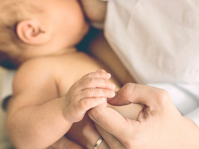 הנקה למתחילות חלק 3: התמקמי בנוחות