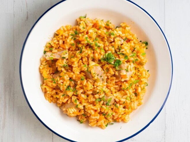 צלחת עם פתיתים וטונה