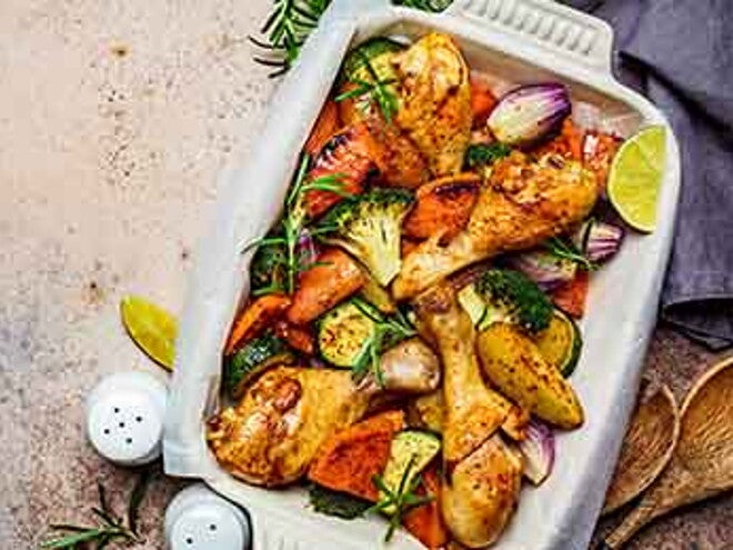 עוף מבושל עם בצל, בטטה וקישוא