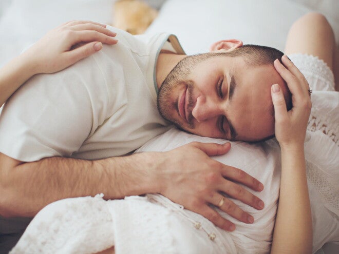 זוג מאוהב בהריון