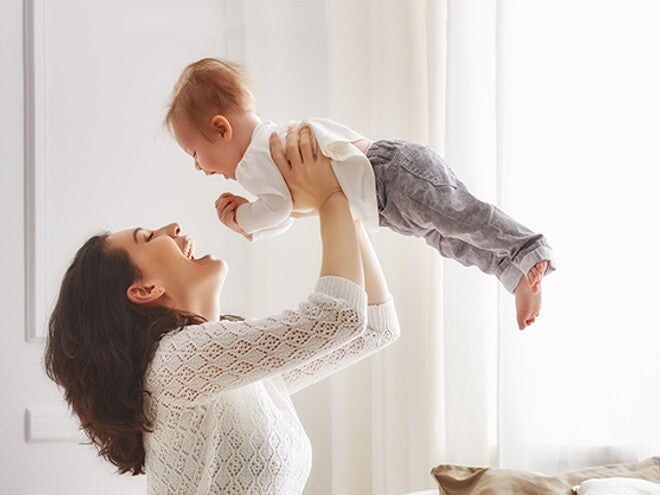 איך לעזור אחרי לידה